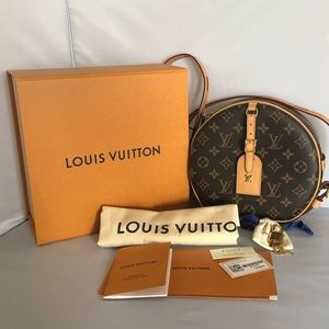 LOUIS VUITTON Boite Chapeau Souple MM Bag